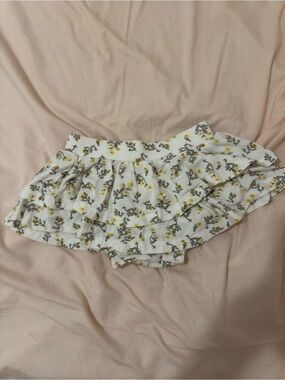 kate quinn White Floral Ruffle Skort with Yellow Blossoms